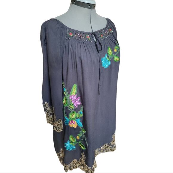 Krista Lee Embroidered Beaded Tunic Dress Size Medium Gray Floral - Picture 1 of 6